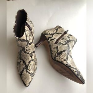 Clarks Women's Linvale Sea Ankle Booties Taupe Snake Size 6.5